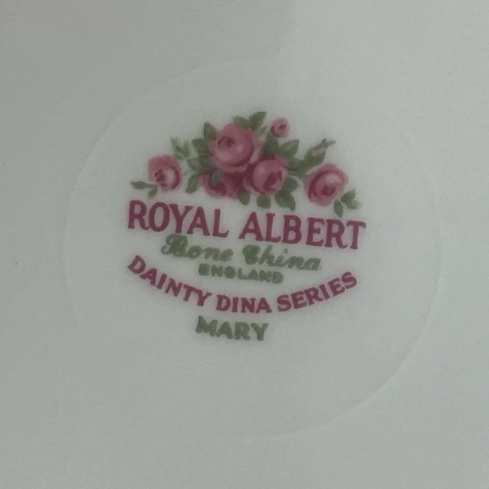 Dainty Dina “Mary” by Royal Albert Bone China Made in England Tea Cup and Saucer - Picture 5 of 5